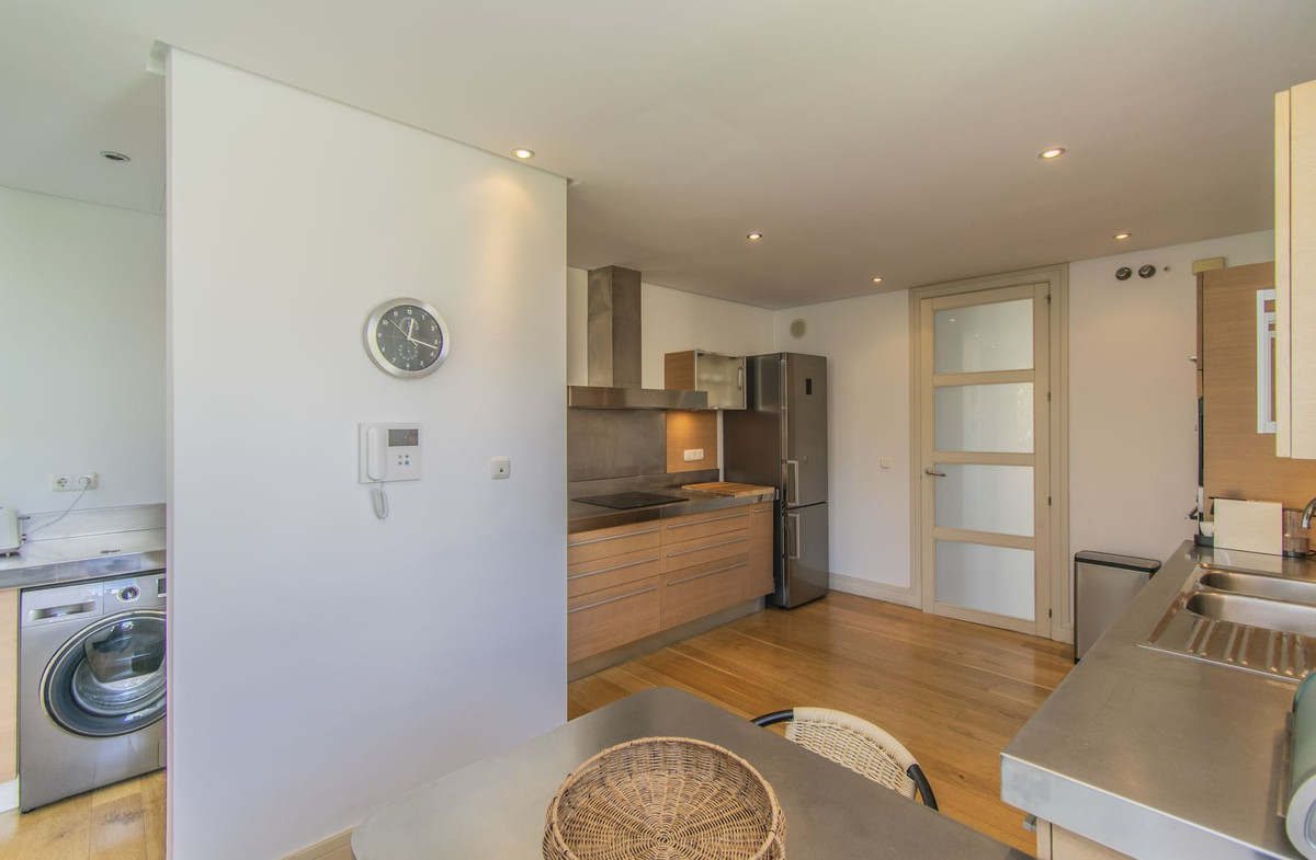 3 Bed Apartment for sale in Nagüeles Costa Del Sol, Málaga, Spain