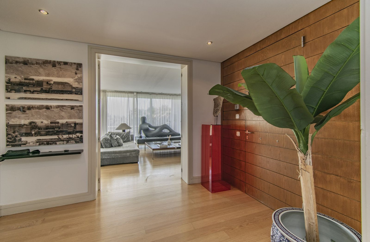 3 Bed Apartment for sale in Nagüeles Costa Del Sol, Málaga, Spain