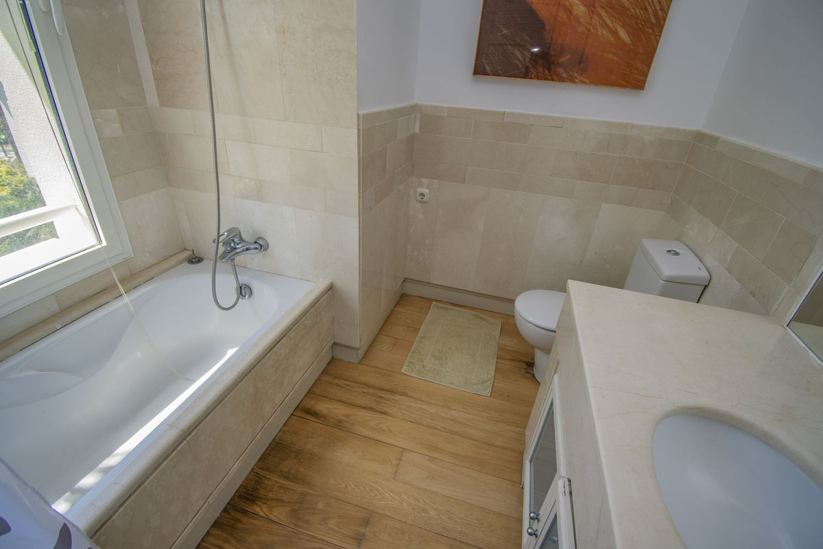 3 Bed Apartment for sale in Nagüeles Costa Del Sol, Málaga, Spain