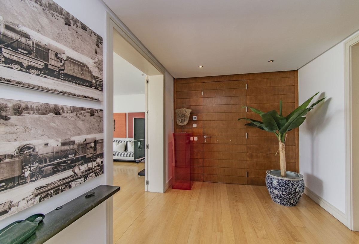 3 Bed Apartment for sale in Nagüeles Costa Del Sol, Málaga, Spain