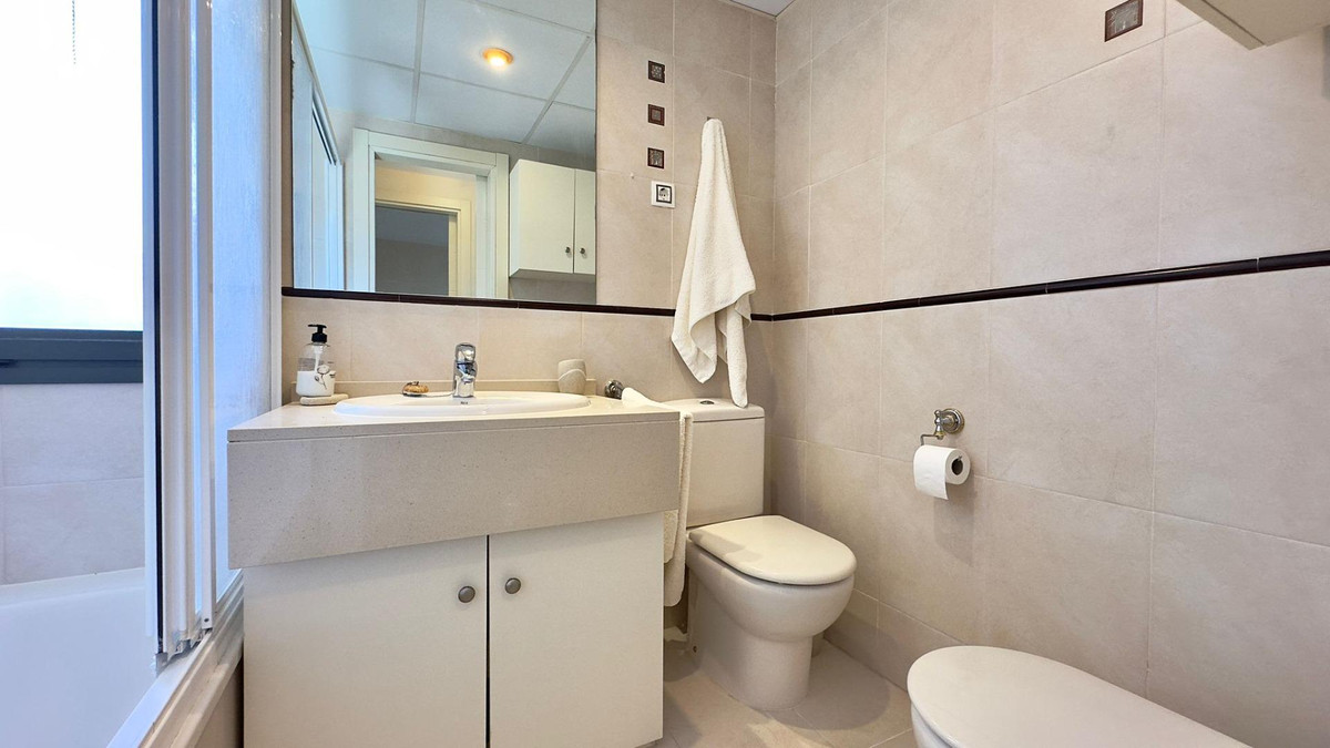 Se vende Apartamento Planta Media de 2 dormitorios en Costa Blanca, Alicante, España