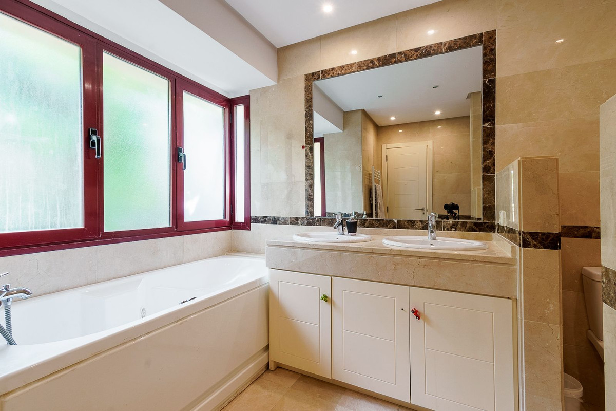 3 Bed Townhouse for sale in Nueva Andalucía Costa Del Sol, Málaga, Spain