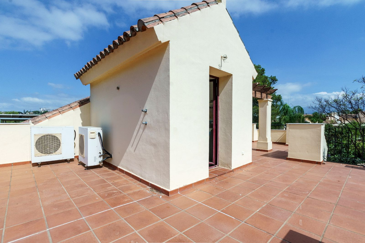 3 Bed Townhouse for sale in Nueva Andalucía Costa Del Sol, Málaga, Spain