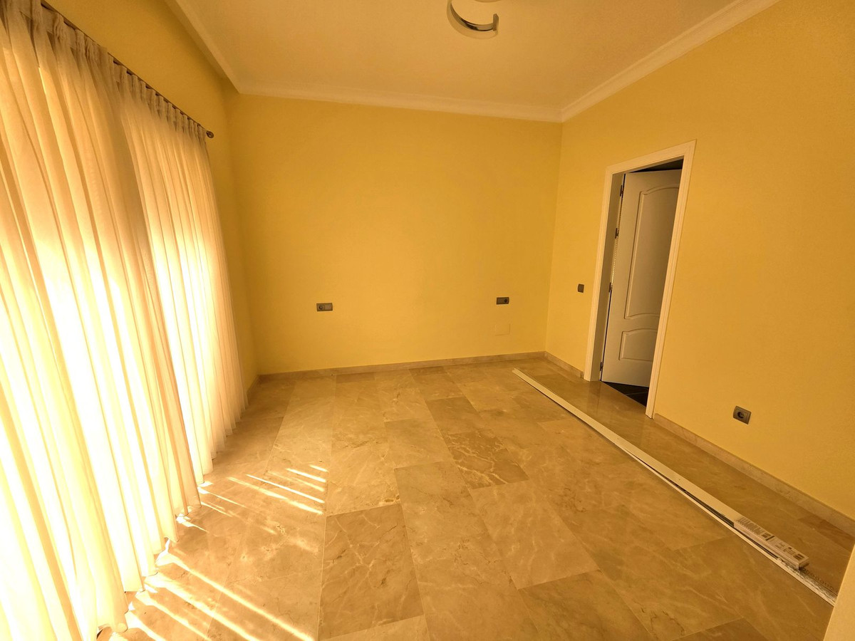 Se vende Villa - Chalet de 4 dormitorios en Costa Del Sol, Málaga, España