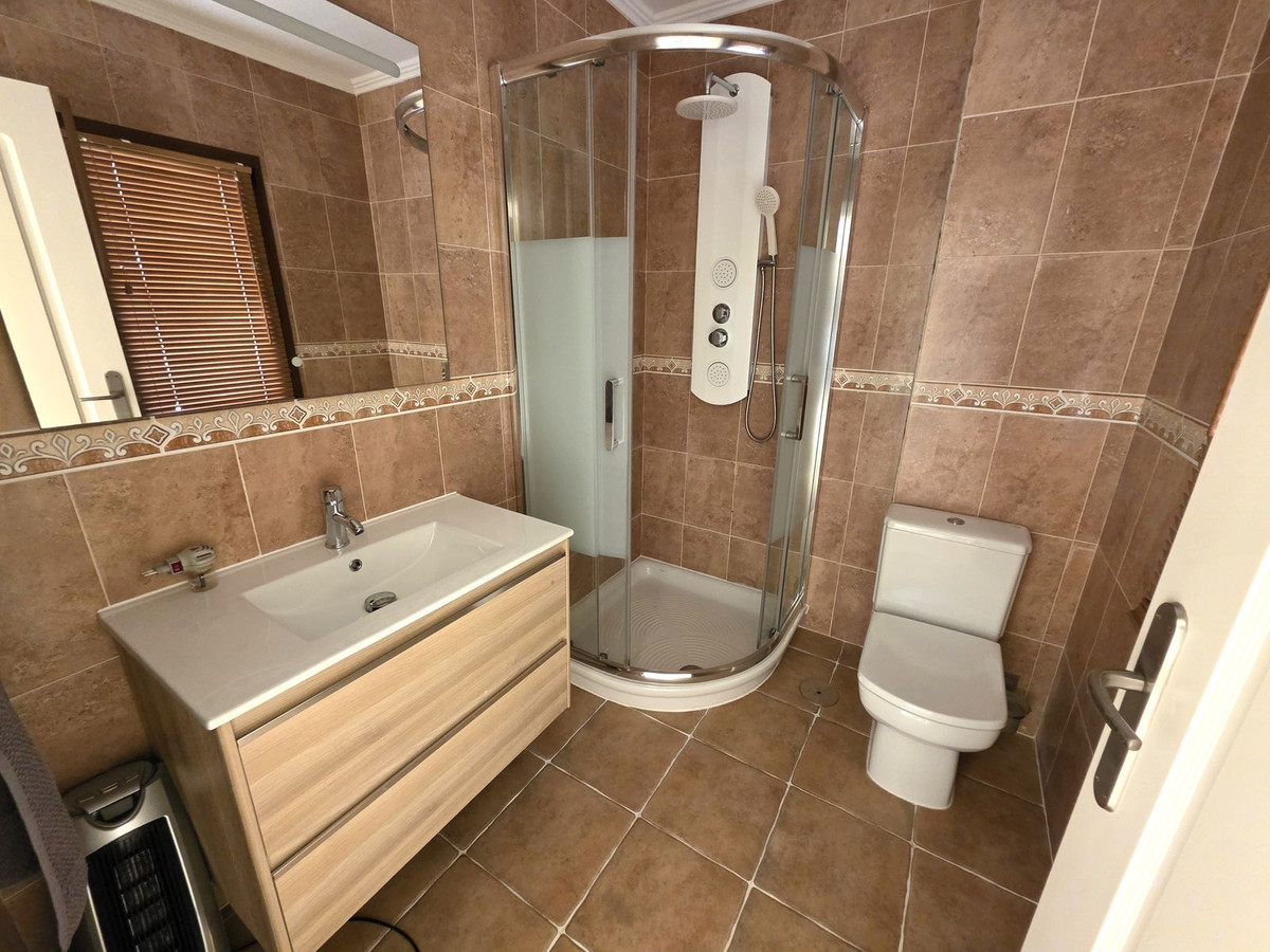 Se vende Villa - Chalet de 4 dormitorios en Costa Del Sol, Málaga, España