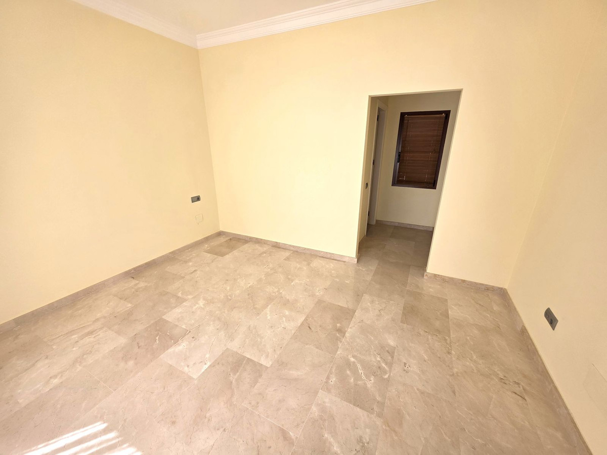 Se vende Villa - Chalet de 4 dormitorios en Costa Del Sol, Málaga, España