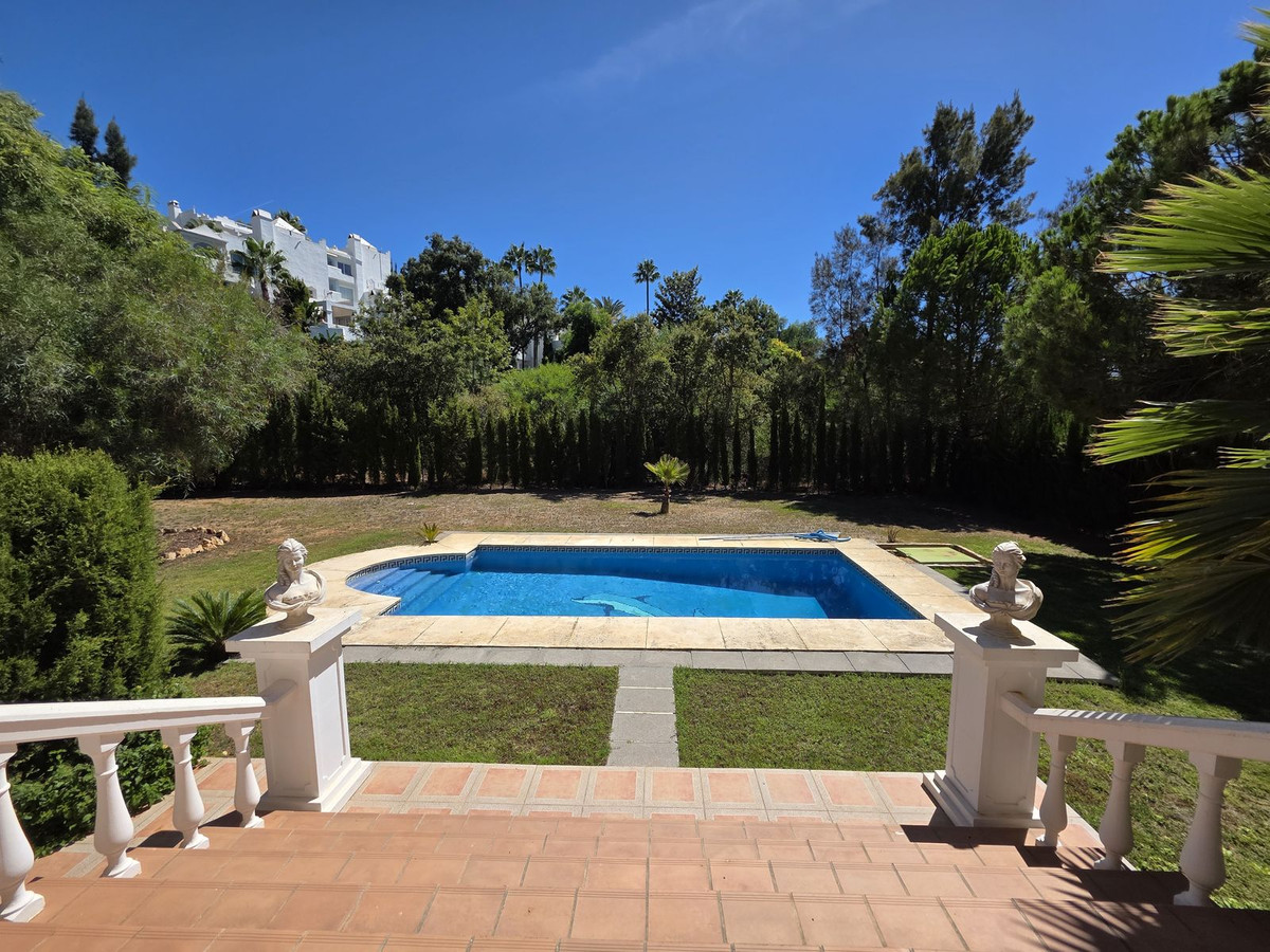 Se vende Villa - Chalet de 4 dormitorios en Costa Del Sol, Málaga, España