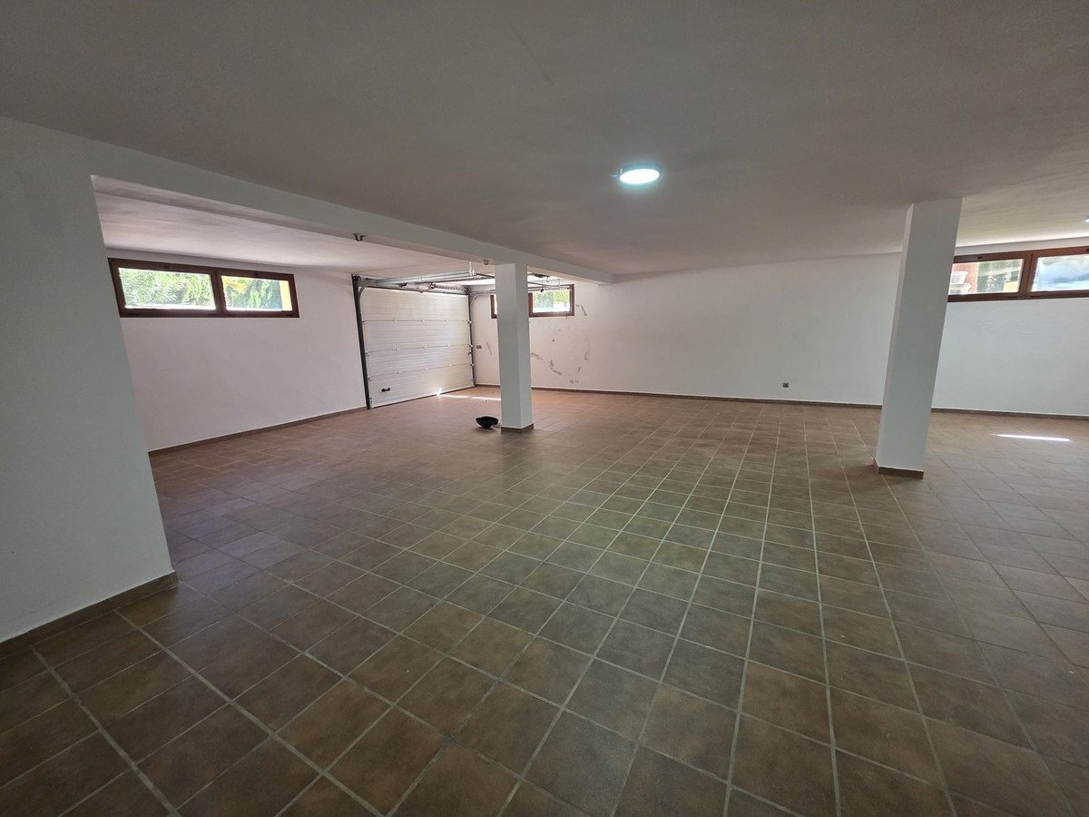 Se vende Villa - Chalet de 4 dormitorios en Costa Del Sol, Málaga, España
