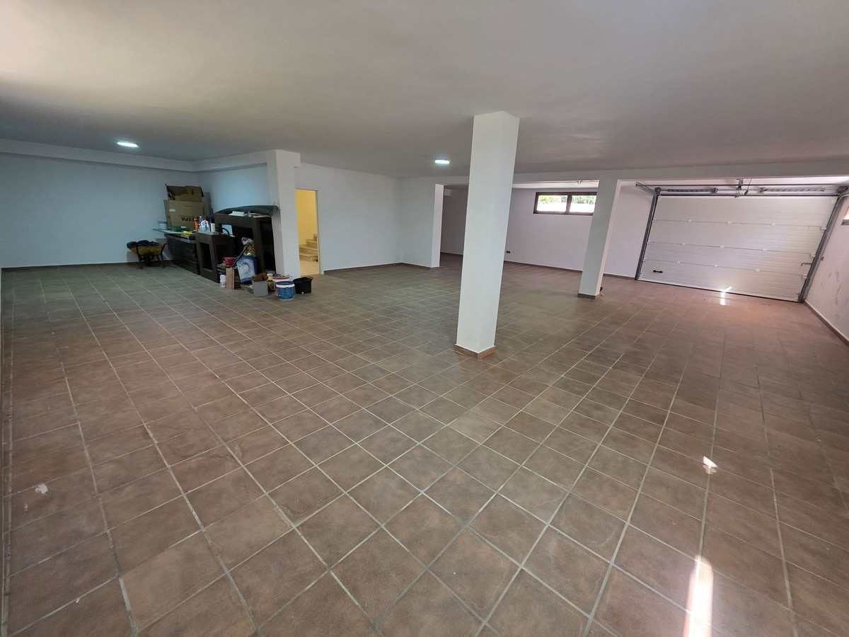 Se vende Villa - Chalet de 4 dormitorios en Costa Del Sol, Málaga, España