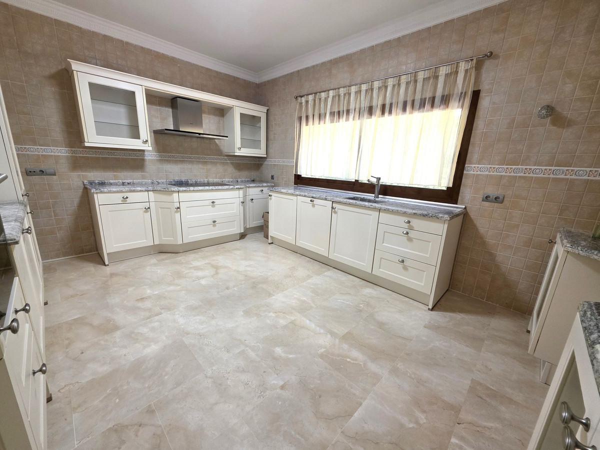 Se vende Villa - Chalet de 4 dormitorios en Costa Del Sol, Málaga, España