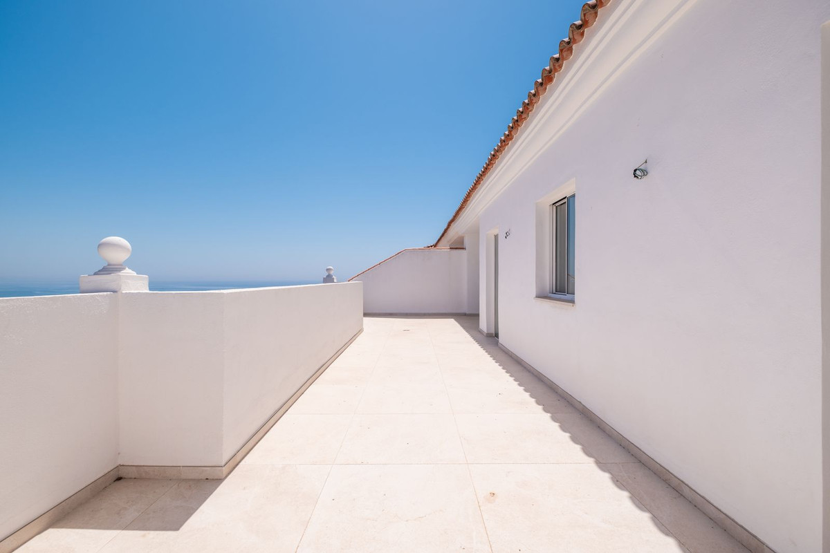 3 Bed Apartment for sale in Miraflores Costa Del Sol, Málaga, Spain