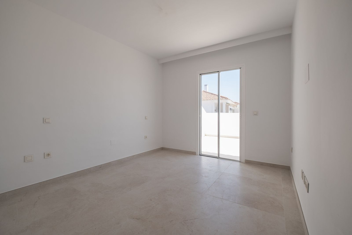 3 Bed Apartment for sale in Miraflores Costa Del Sol, Málaga, Spain