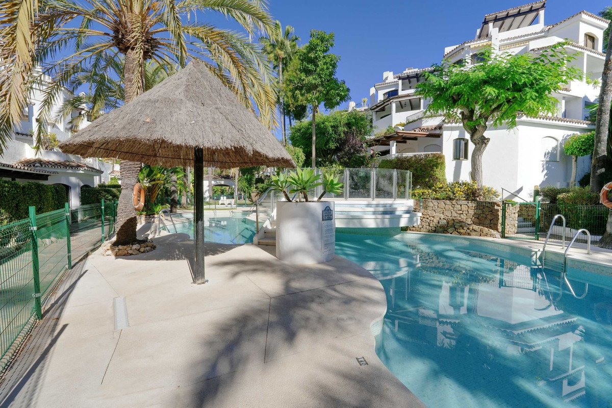 Se vende Apartamento Planta Media de 2 dormitorios en Costa Del Sol, Málaga, España