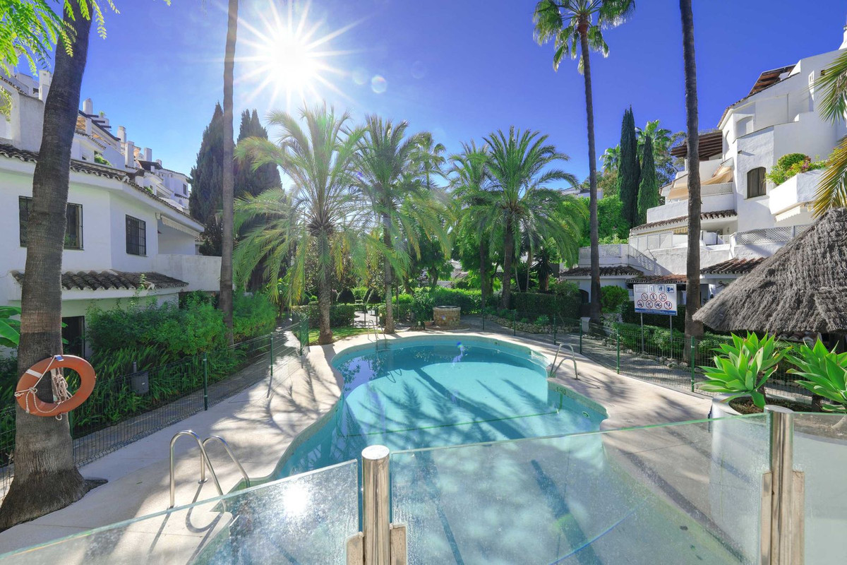 Se vende Apartamento Planta Media de 2 dormitorios en Costa Del Sol, Málaga, España