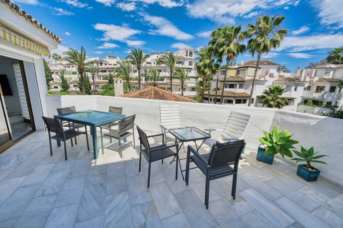 Se vende Apartamento Planta Media de 2 dormitorios en Costa Del Sol, Málaga, España