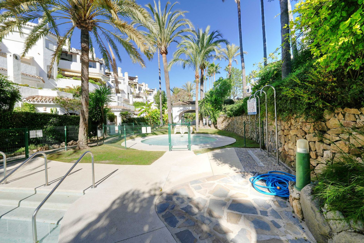 Se vende Apartamento Planta Media de 2 dormitorios en Costa Del Sol, Málaga, España