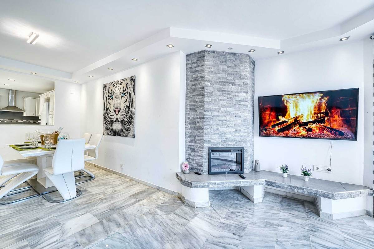 Se vende Apartamento Planta Media de 2 dormitorios en Costa Del Sol, Málaga, España