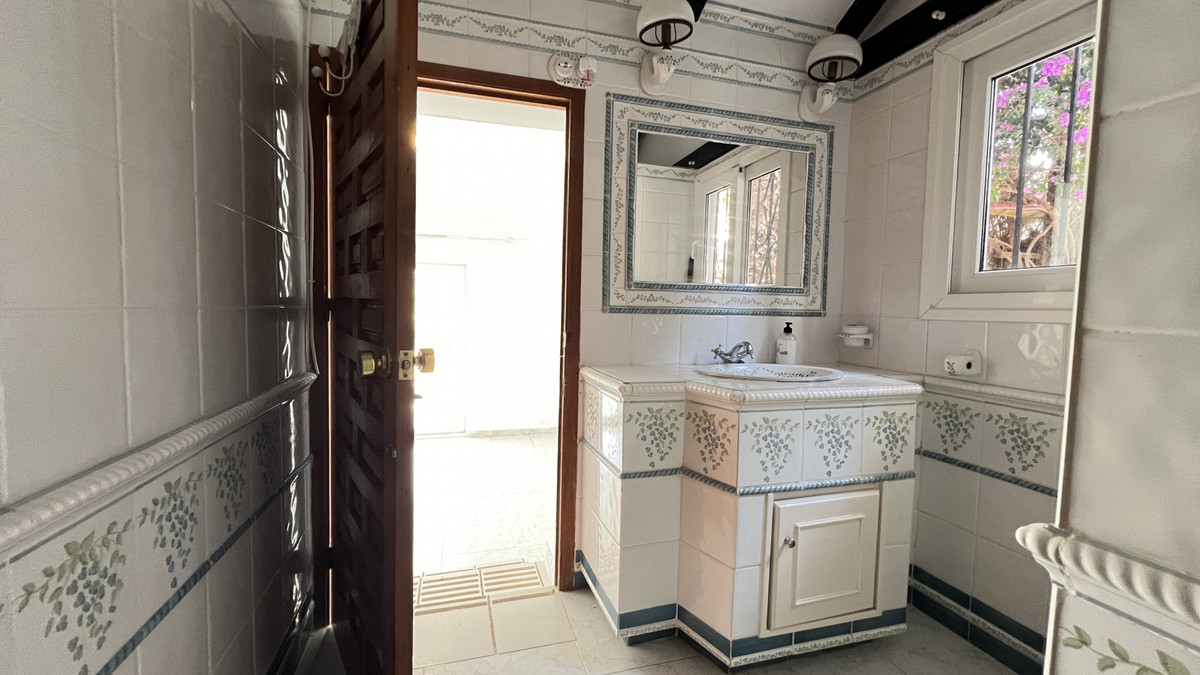 3 Bed Townhouse for sale in La Duquesa Costa Del Sol, Málaga, Spain