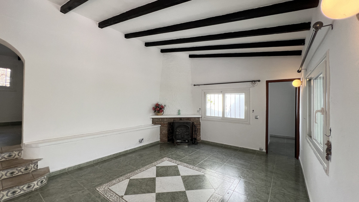 3 Bed Townhouse for sale in La Duquesa Costa Del Sol, Málaga, Spain