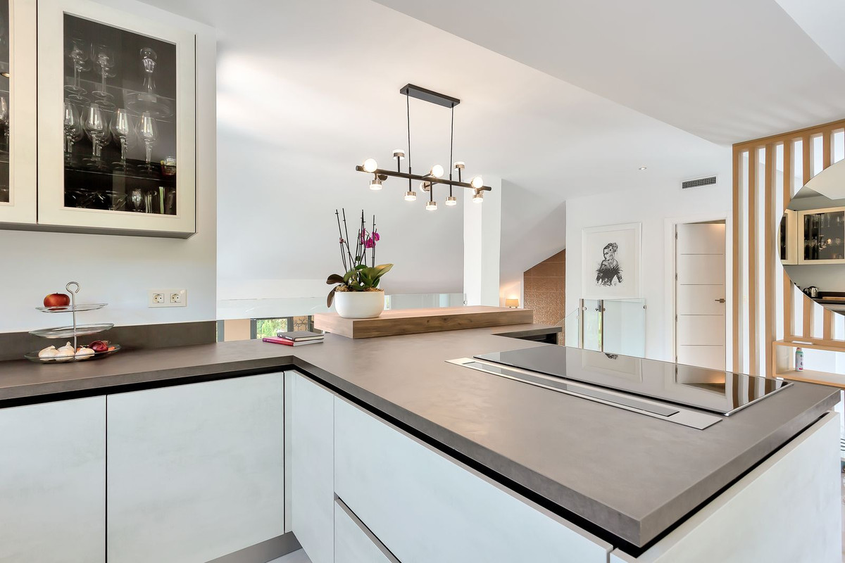 4 Bed Townhouse for sale in El Rosario Costa Del Sol, Málaga, Spain