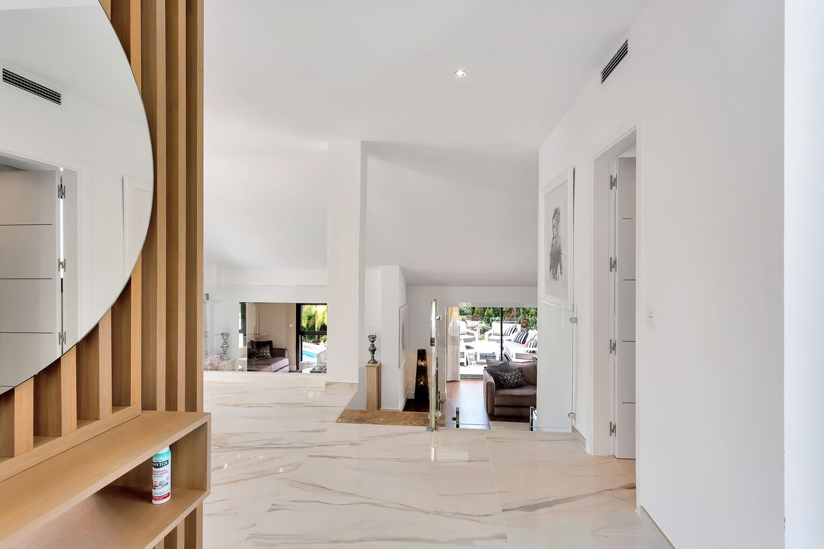 4 Bed Townhouse for sale in El Rosario Costa Del Sol, Málaga, Spain