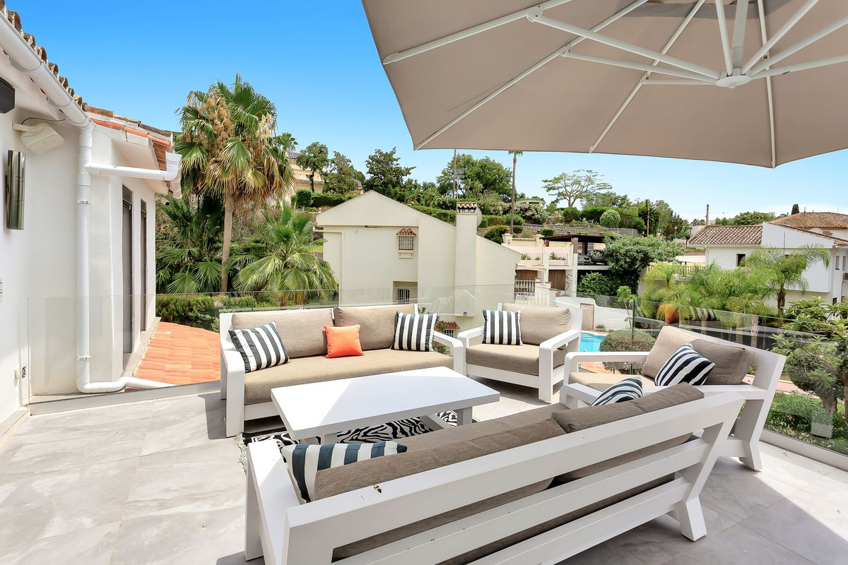 4 Bed Townhouse for sale in El Rosario Costa Del Sol, Málaga, Spain