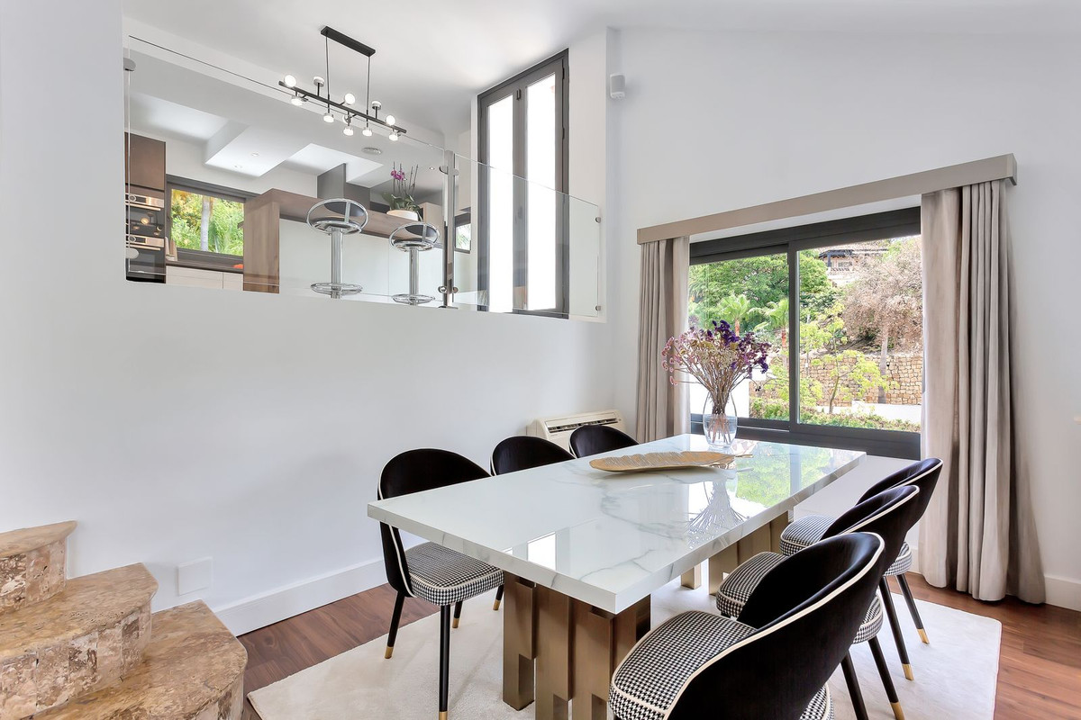 4 Bed Townhouse for sale in El Rosario Costa Del Sol, Málaga, Spain