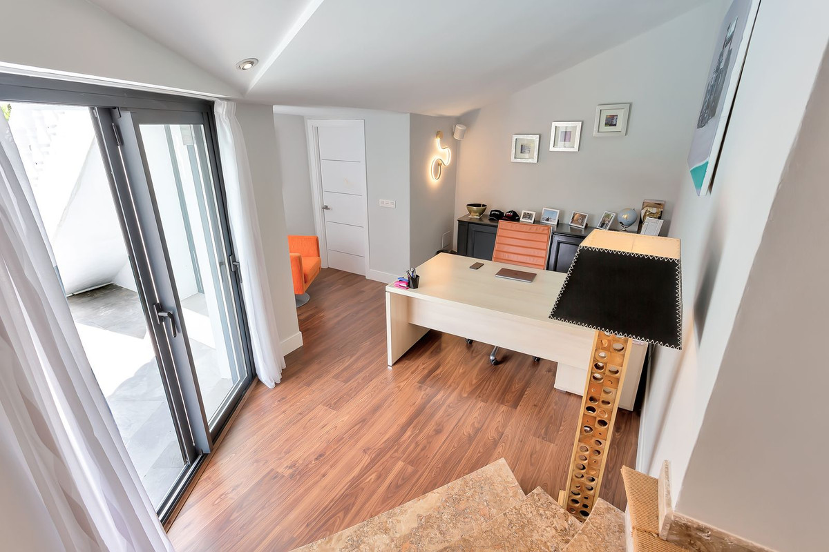 4 Bed Townhouse for sale in El Rosario Costa Del Sol, Málaga, Spain