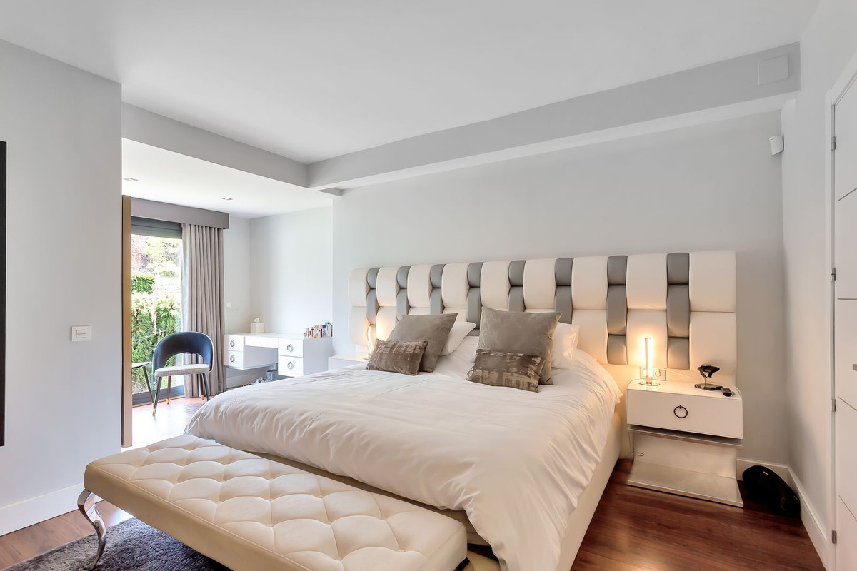 4 Bed Townhouse for sale in El Rosario Costa Del Sol, Málaga, Spain
