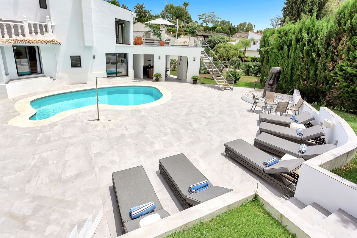 4 Bed Townhouse for sale in El Rosario Costa Del Sol, Málaga, Spain