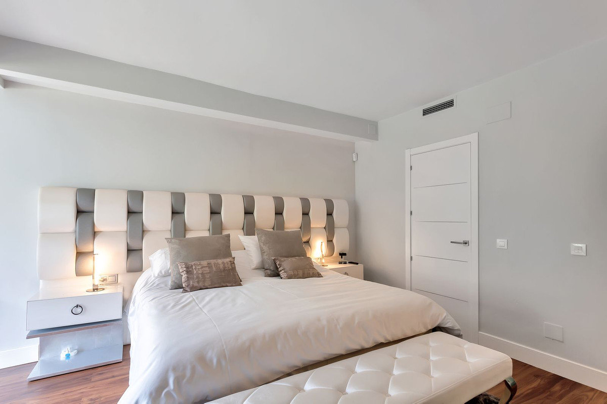 4 Bed Townhouse for sale in El Rosario Costa Del Sol, Málaga, Spain