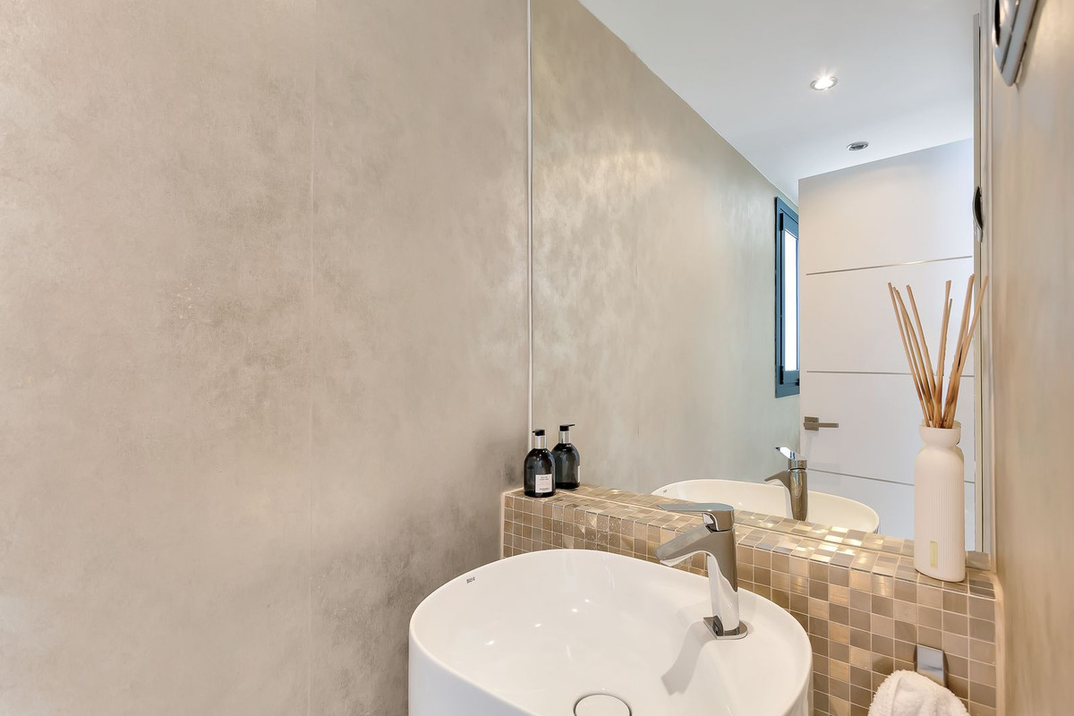 4 Bed Townhouse for sale in El Rosario Costa Del Sol, Málaga, Spain