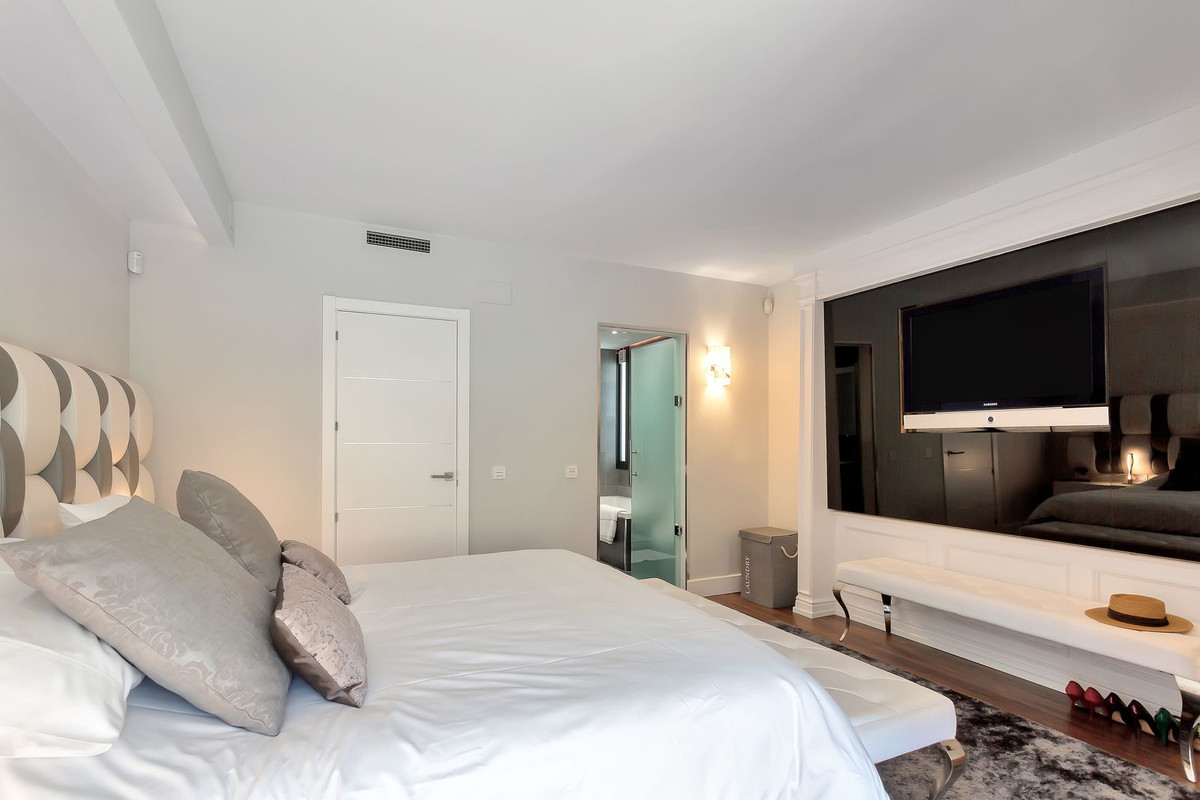 4 Bed Townhouse for sale in El Rosario Costa Del Sol, Málaga, Spain