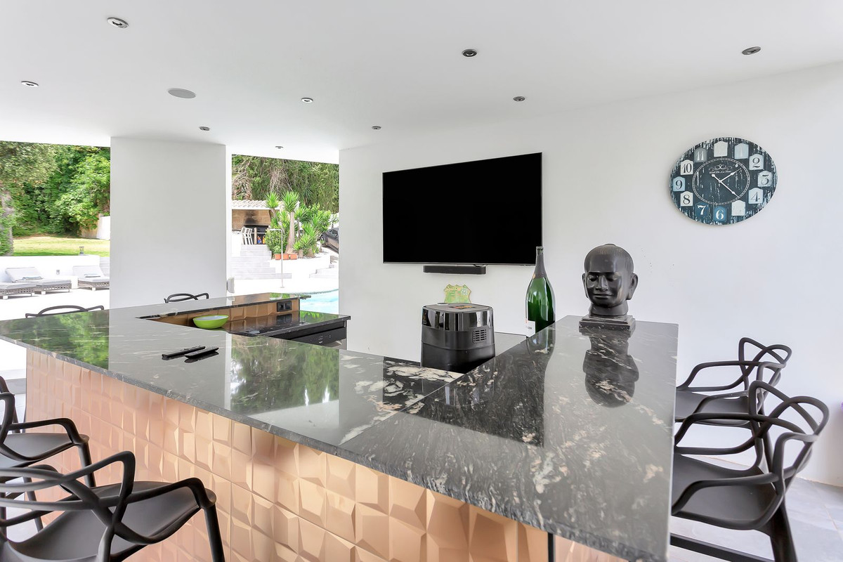 4 Bed Townhouse for sale in El Rosario Costa Del Sol, Málaga, Spain