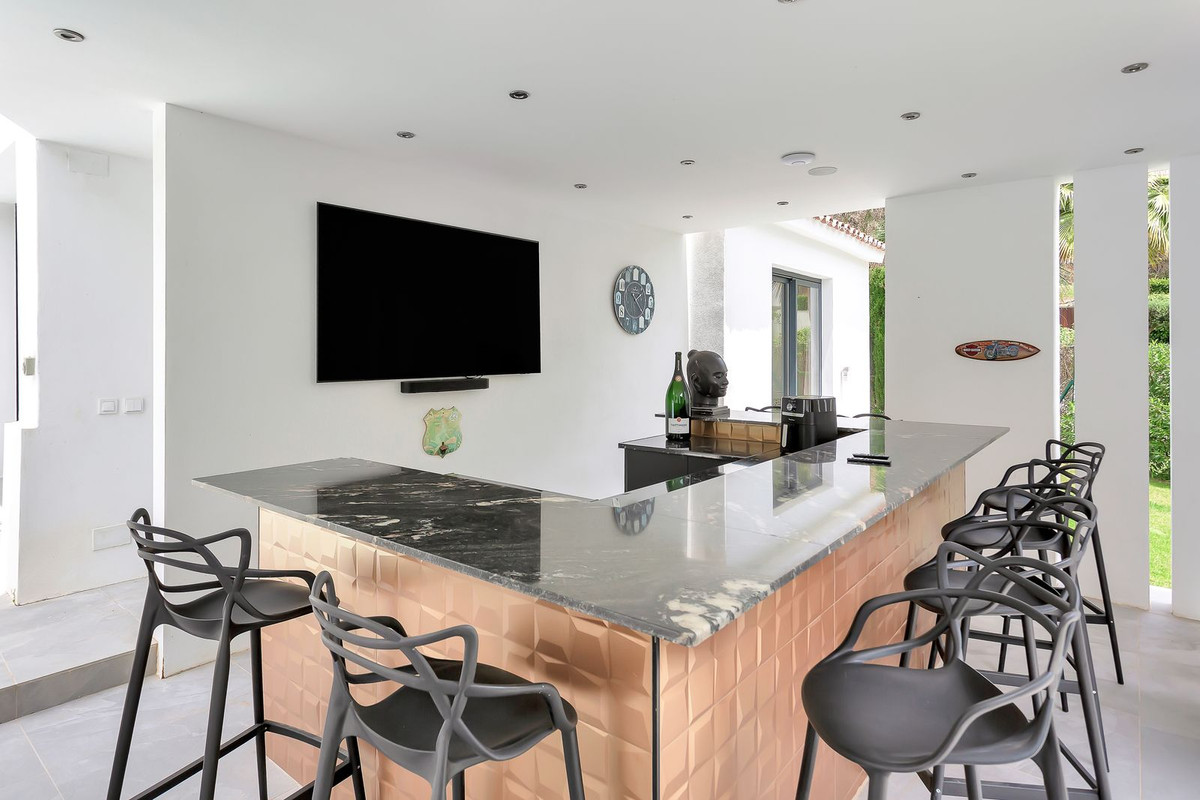 4 Bed Townhouse for sale in El Rosario Costa Del Sol, Málaga, Spain