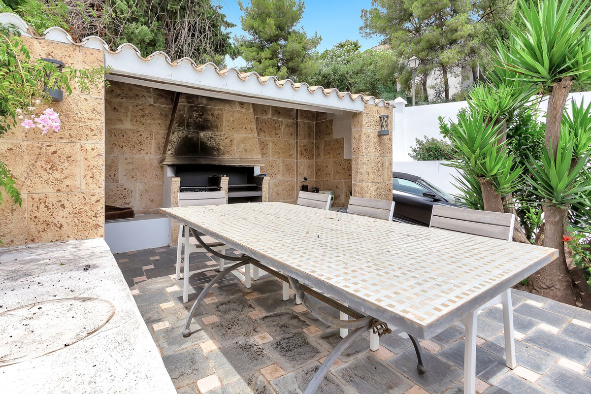 4 Bed Townhouse for sale in El Rosario Costa Del Sol, Málaga, Spain