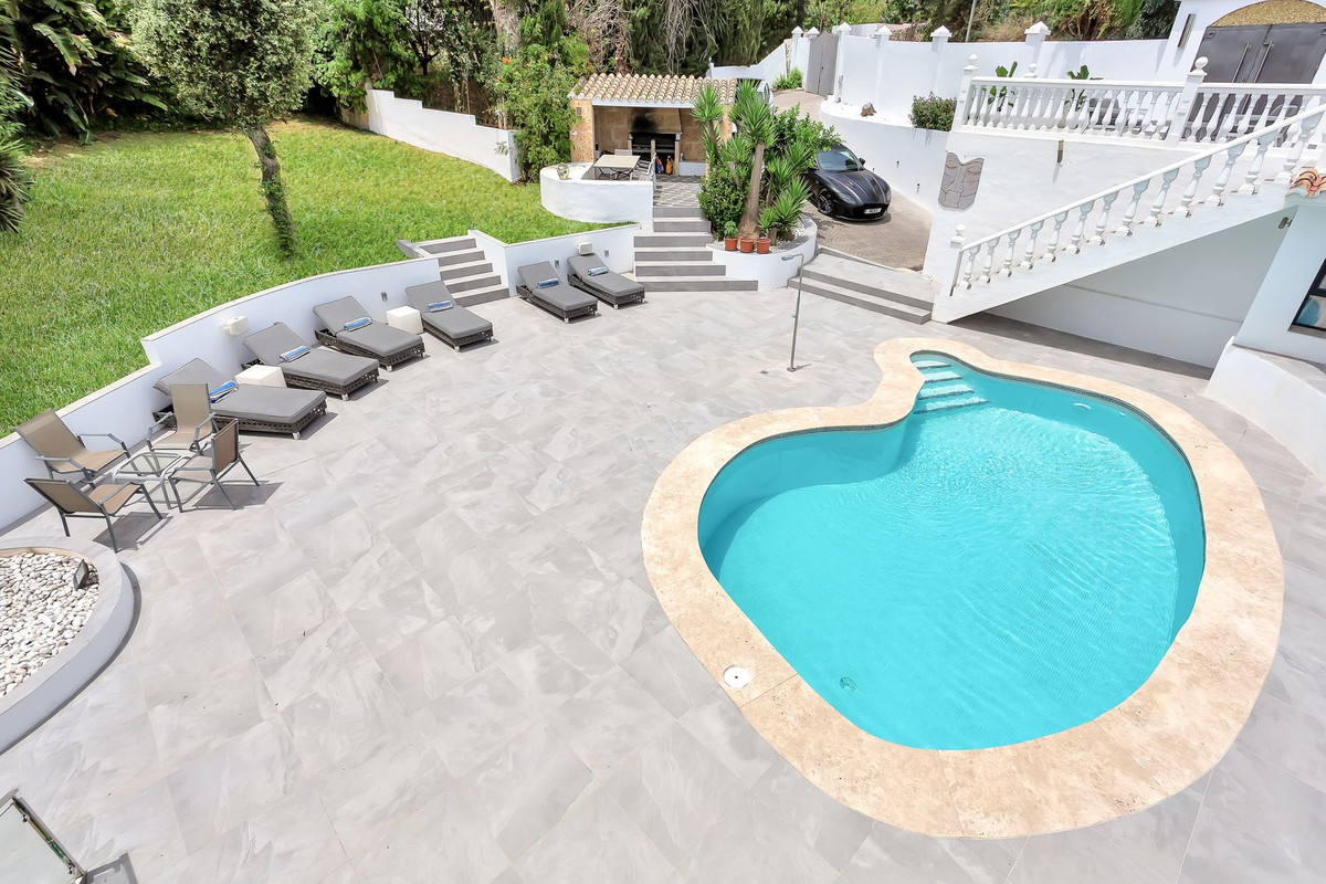 4 Bed Townhouse for sale in El Rosario Costa Del Sol, Málaga, Spain