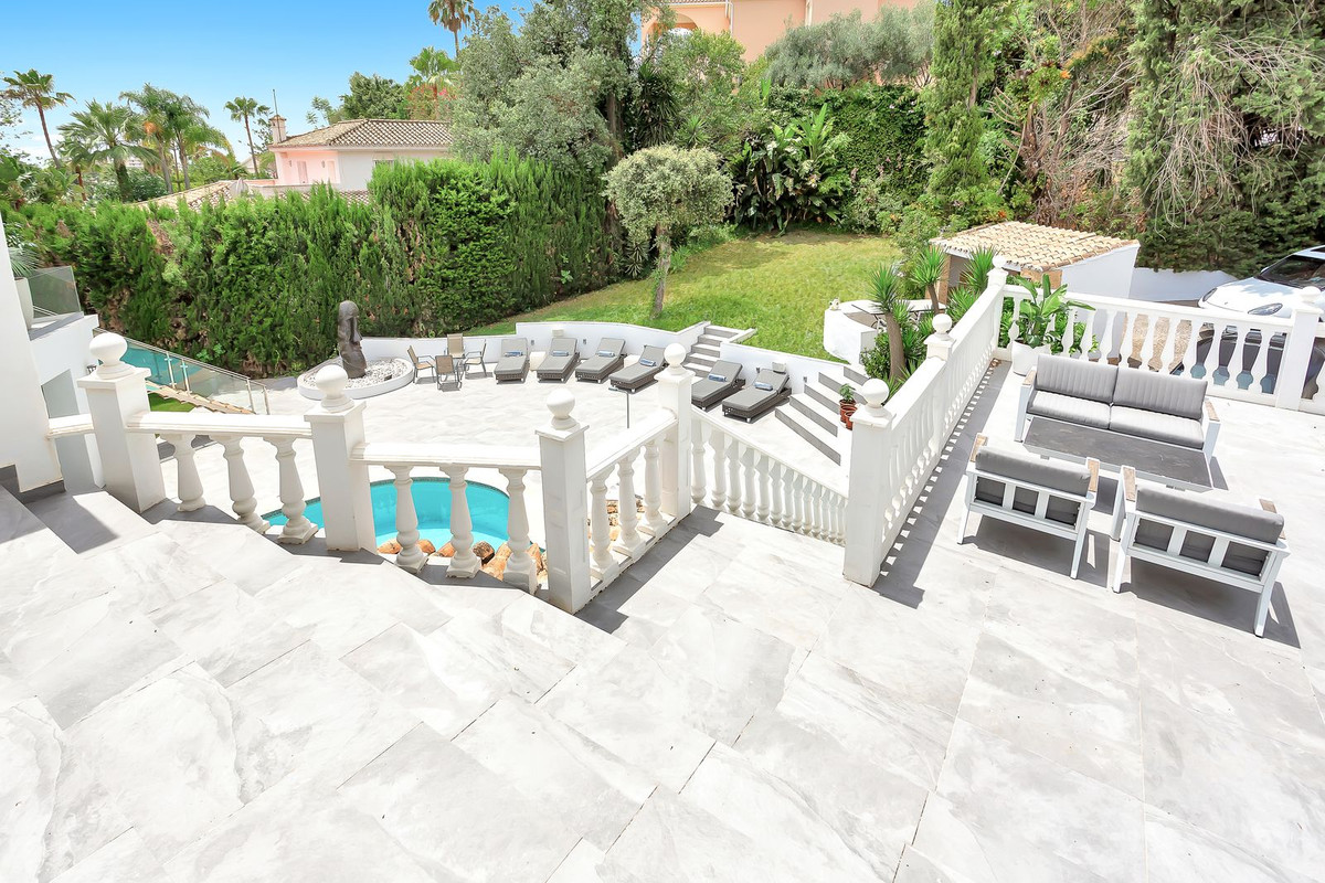 4 Bed Townhouse for sale in El Rosario Costa Del Sol, Málaga, Spain