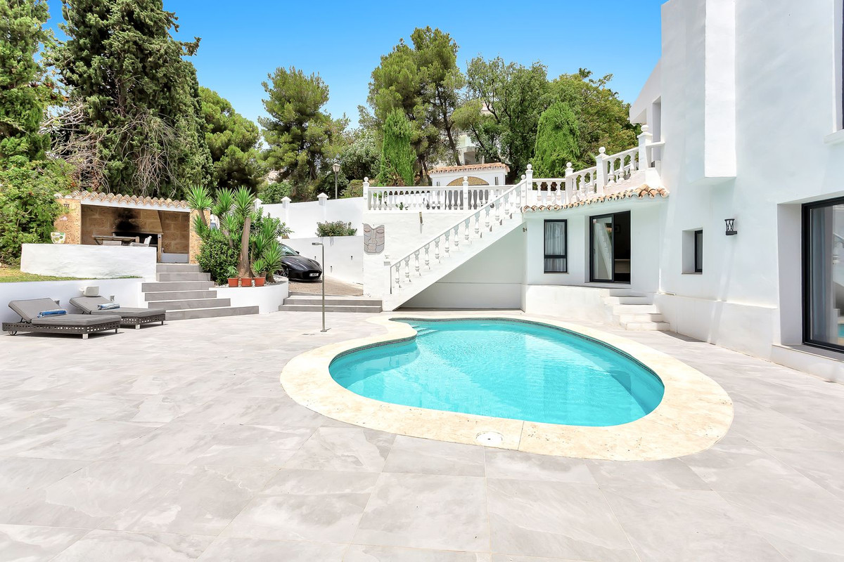 4 Bed Townhouse for sale in El Rosario Costa Del Sol, Málaga, Spain