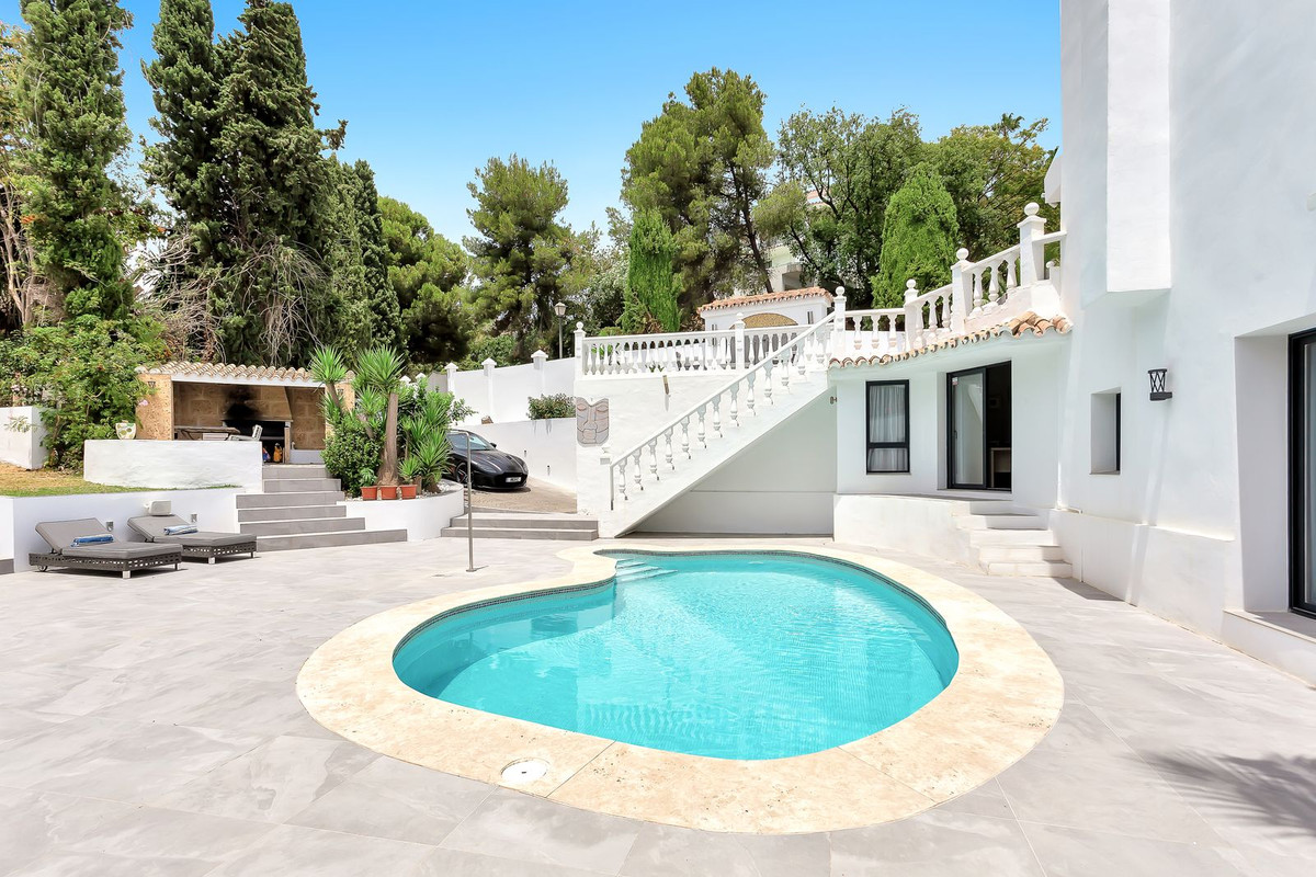 4 Bed Townhouse for sale in El Rosario Costa Del Sol, Málaga, Spain