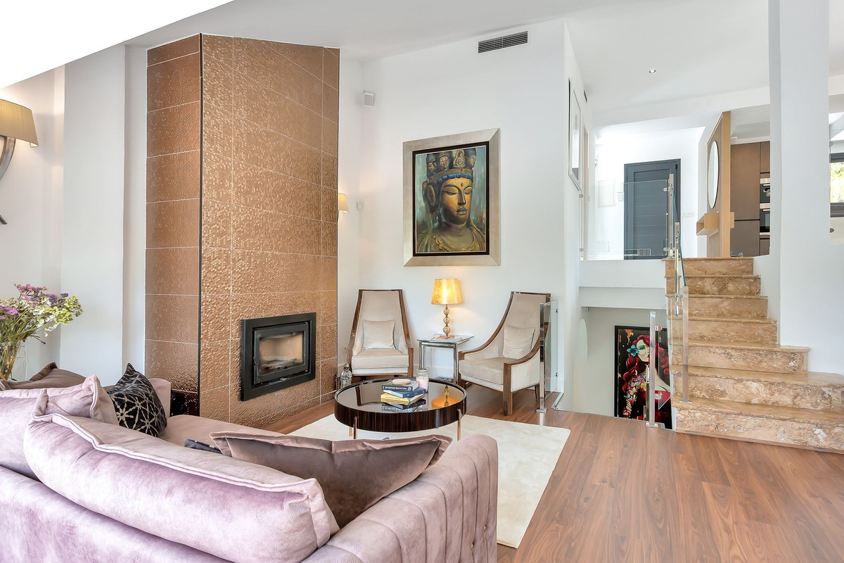 4 Bed Townhouse for sale in El Rosario Costa Del Sol, Málaga, Spain