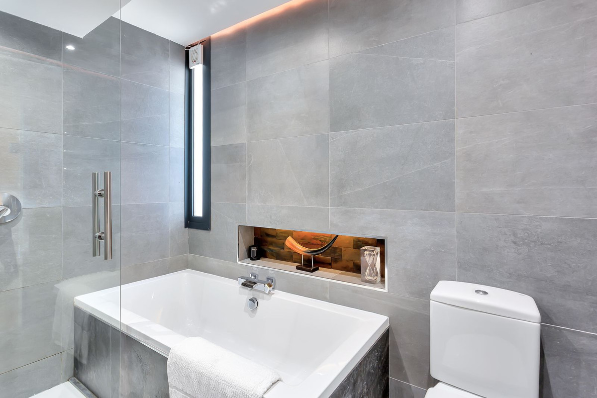 4 Bed Townhouse for sale in El Rosario Costa Del Sol, Málaga, Spain
