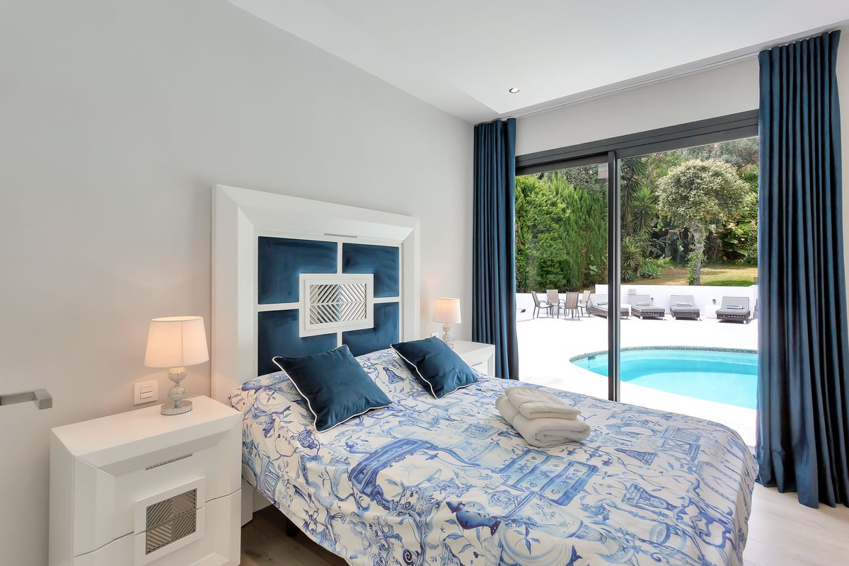 4 Bed Townhouse for sale in El Rosario Costa Del Sol, Málaga, Spain