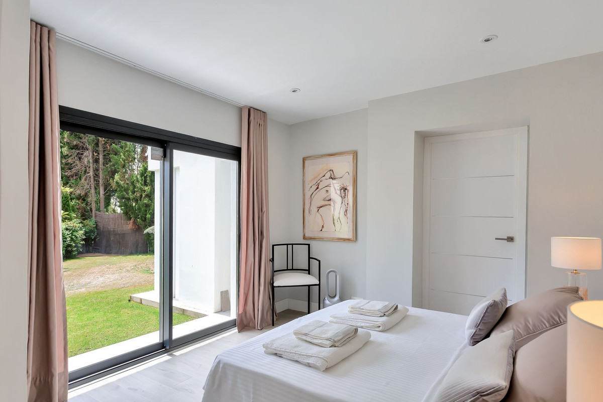 4 Bed Townhouse for sale in El Rosario Costa Del Sol, Málaga, Spain