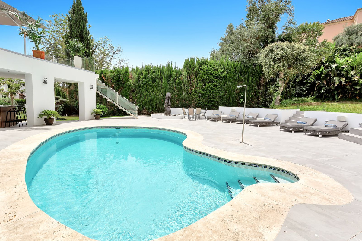 4 Bed Townhouse for sale in El Rosario Costa Del Sol, Málaga, Spain