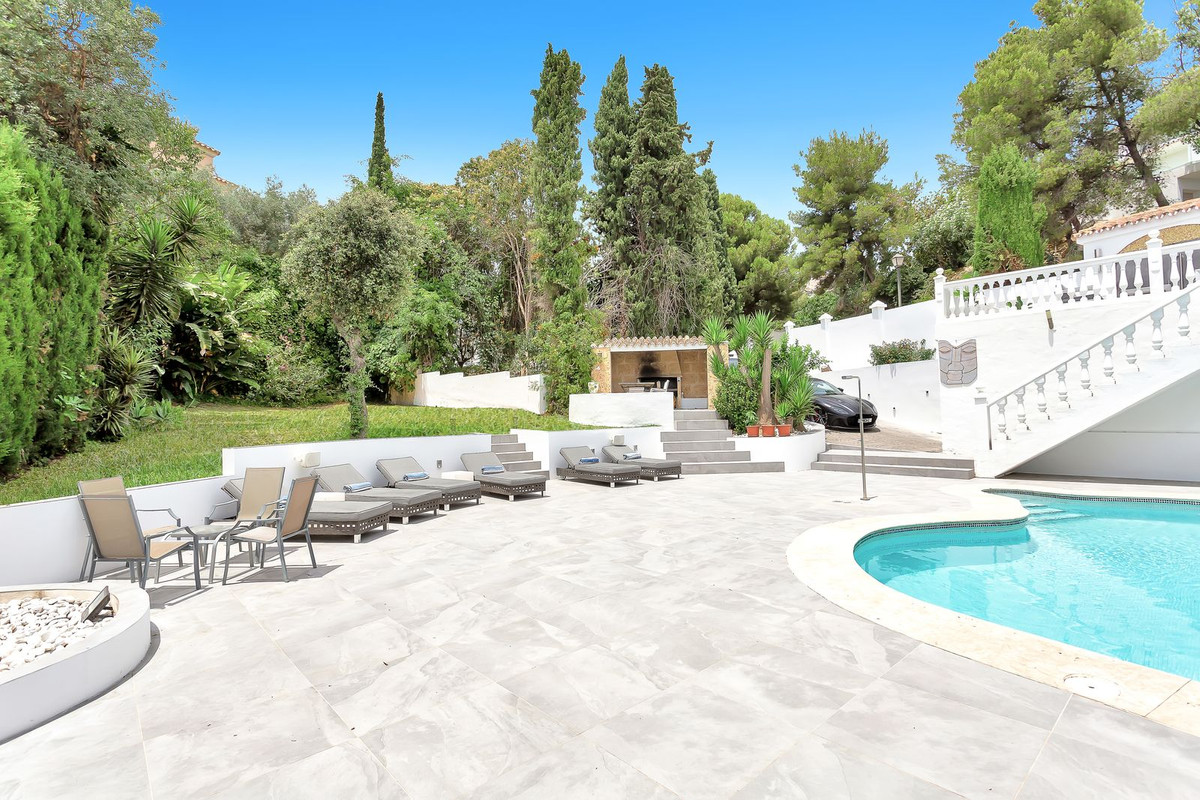 4 Bed Townhouse for sale in El Rosario Costa Del Sol, Málaga, Spain