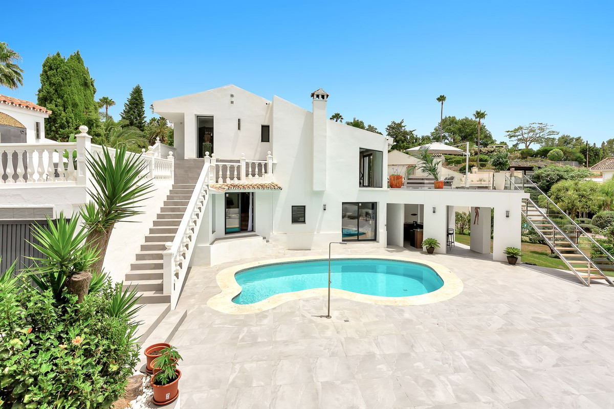 4 Bed Townhouse for sale in El Rosario Costa Del Sol, Málaga, Spain