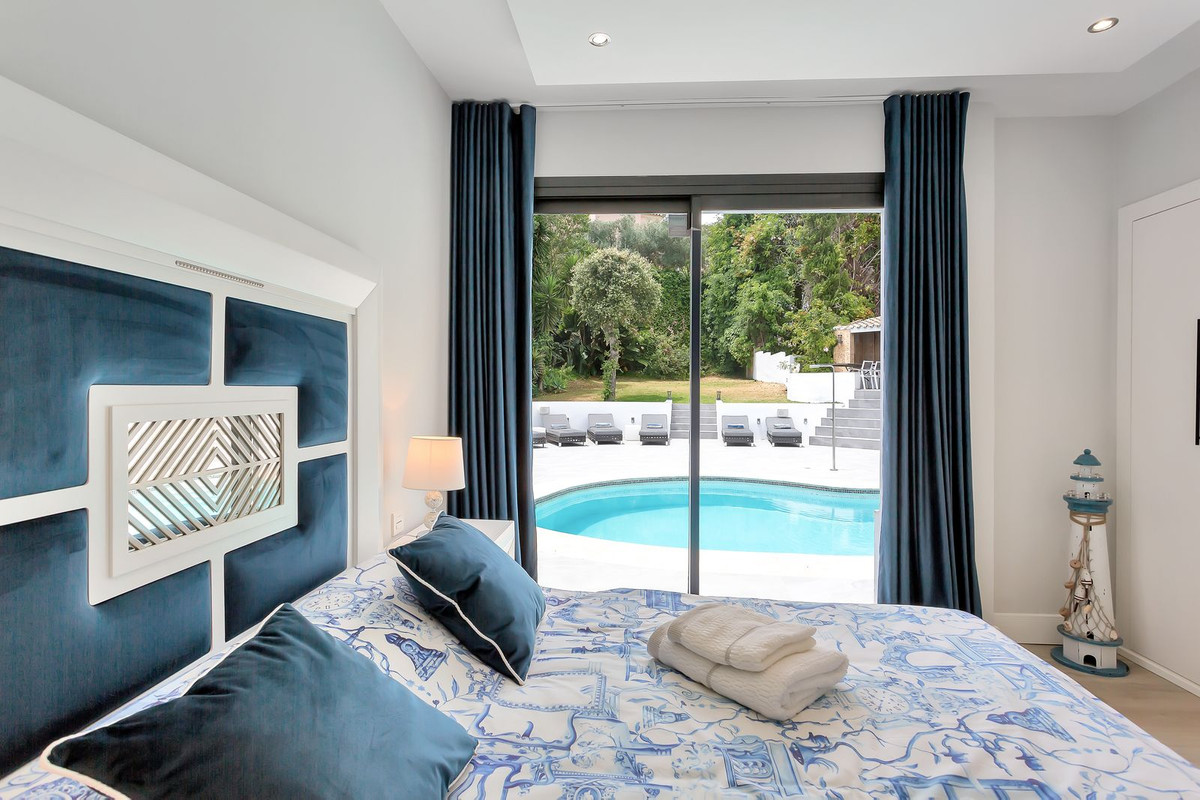 4 Bed Townhouse for sale in El Rosario Costa Del Sol, Málaga, Spain