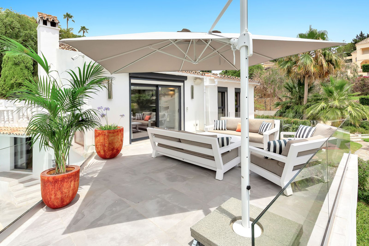4 Bed Townhouse for sale in El Rosario Costa Del Sol, Málaga, Spain