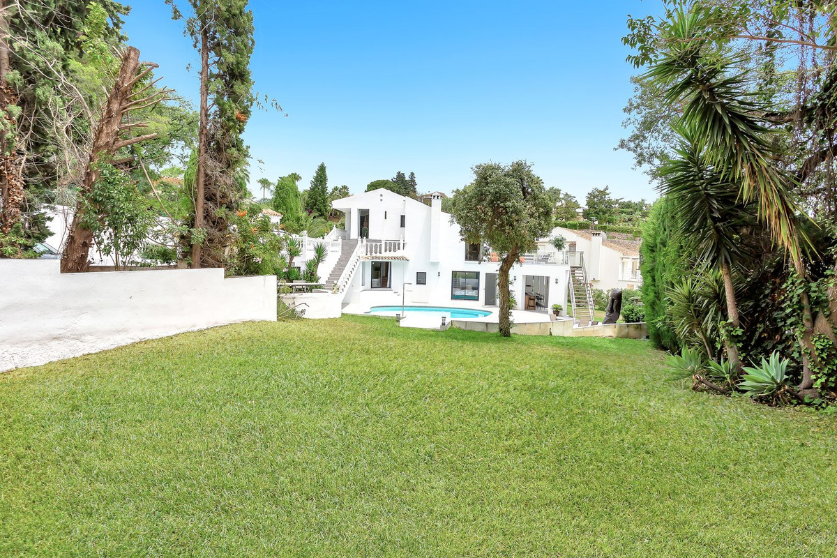 4 Bed Townhouse for sale in El Rosario Costa Del Sol, Málaga, Spain